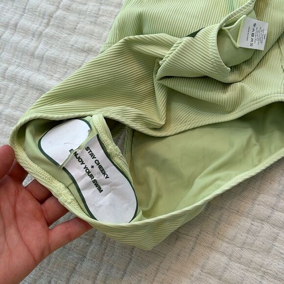 Daily Drills One Piece Bathing Suit Green Size Medium New With Tags - Picture 7 of 8